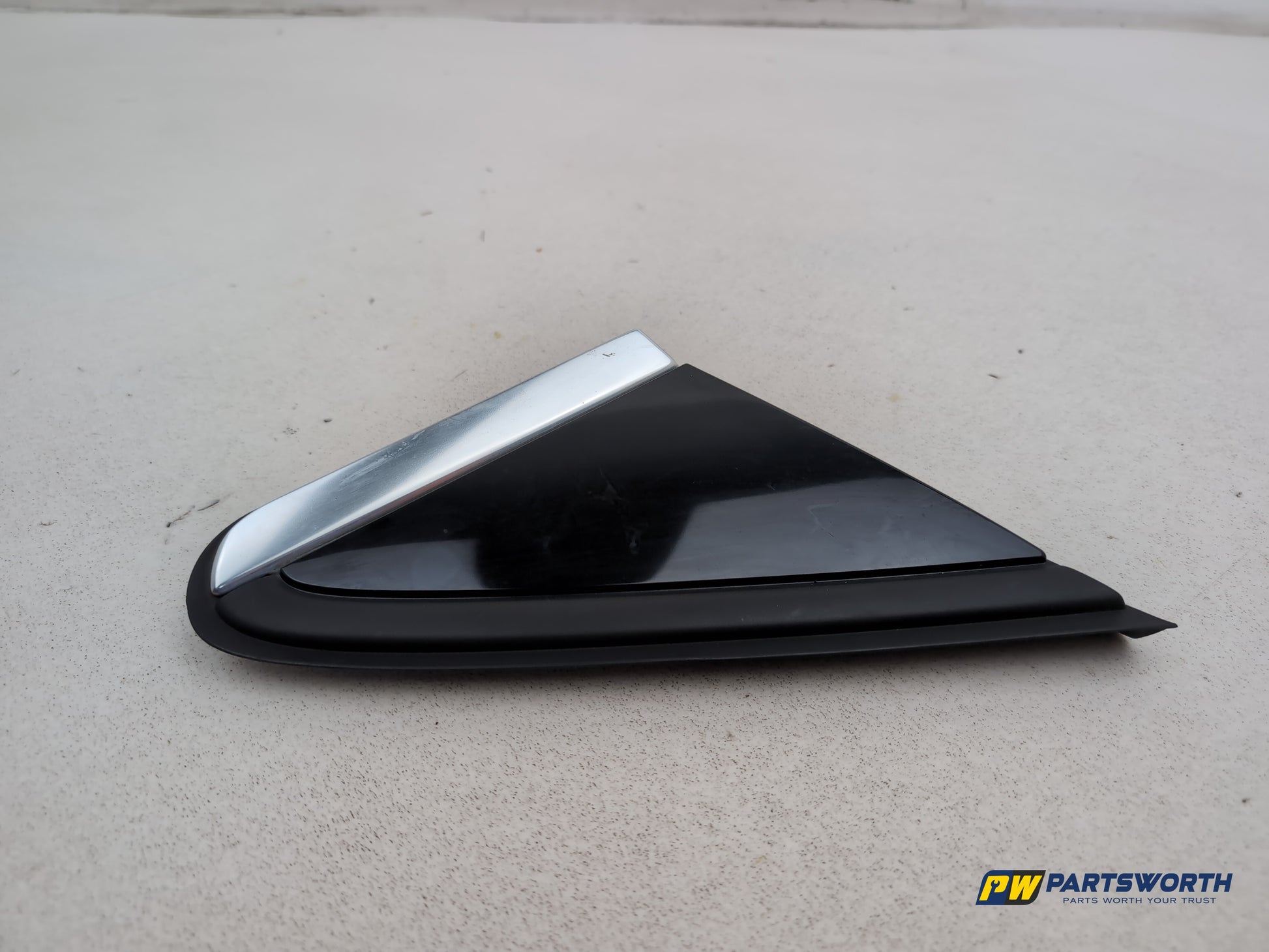 Mercedes-Benz B180 B-Class W246 Front Wing Panel Trim Cover Driver A2466900887 - photo 4