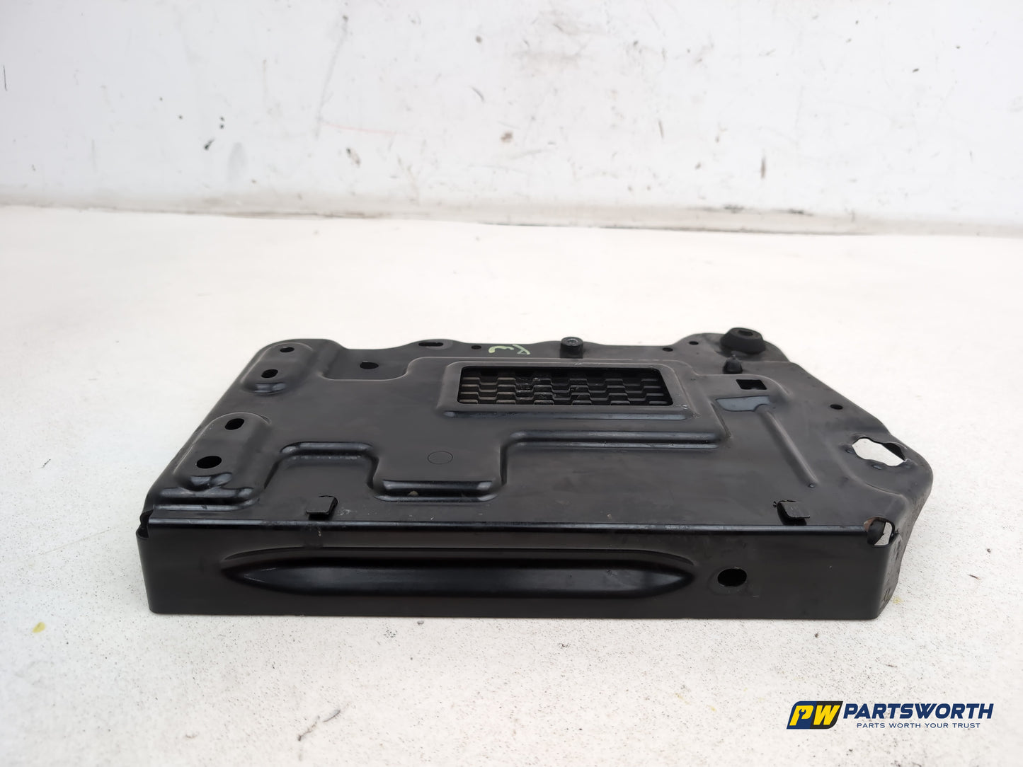 Mercedes-Benz B180 B-Class W246 1.8l Diesel Battery Box Tray Housing A2465460078 - photo 4