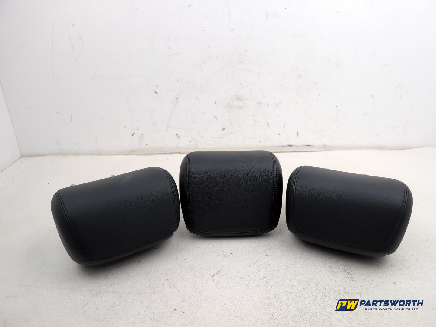 Mercedes-Benz B180 B-Class W246 Rear Headrest Set Leather 2011-2018 - photo 4
