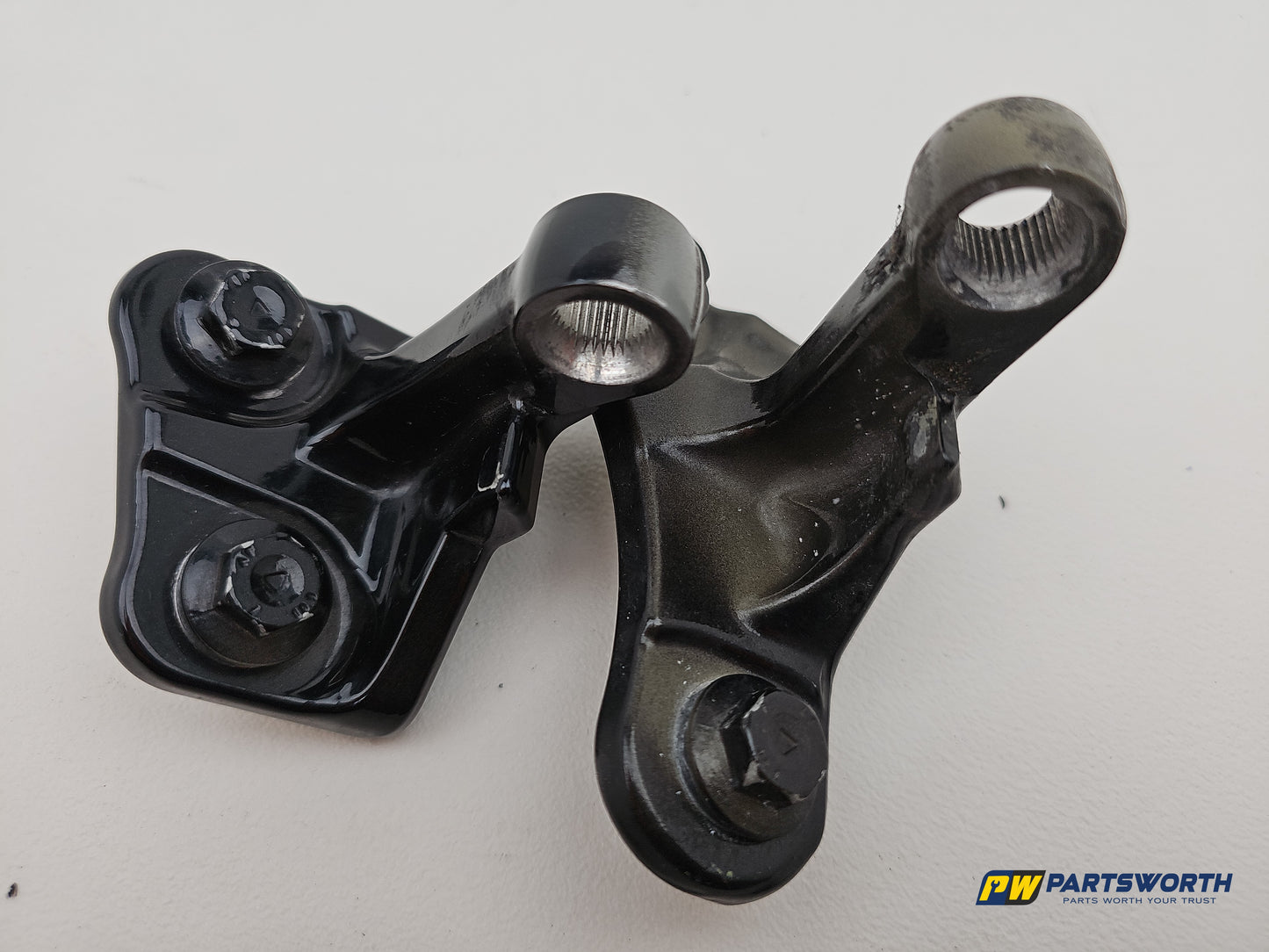 Mercedes-Benz B180 B-Class W246 Driver Side Rear Door Hinge 2011-2018 - photo 4