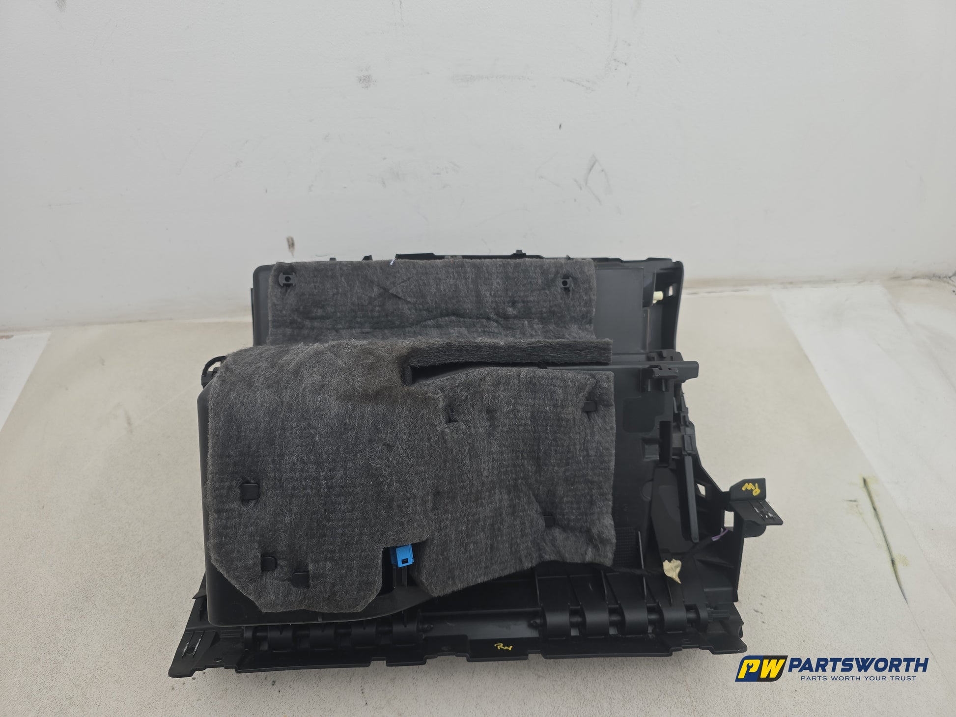 Mercedes-Benz B180 B-Class W246 Glove Compartment Assembly 2011-2018 - photo 4