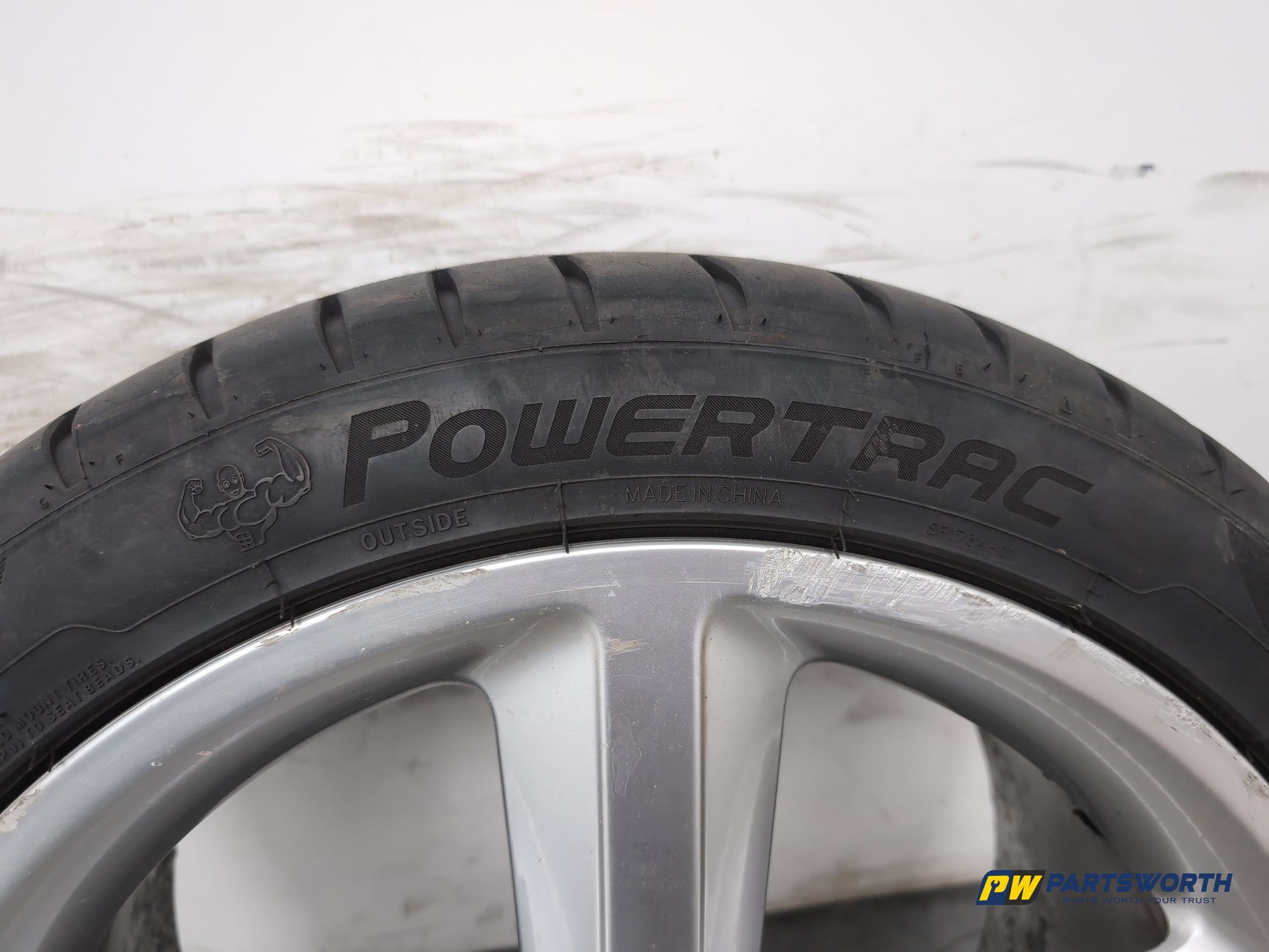 Audi A5 S Line Tdi Quattro Auto Alloy Wheel With Tyre 245/40 R18 8t0601025m - photo 4