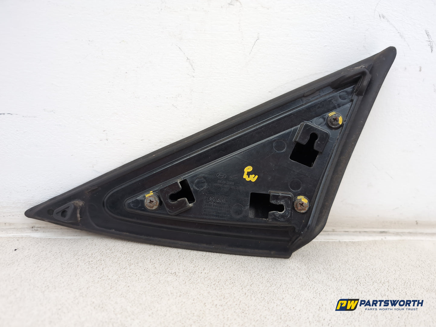 Hyundai I40 Style Blue Drive Trim In Front Of Mirror Rh Drivers Side 861903z000 - photo 5