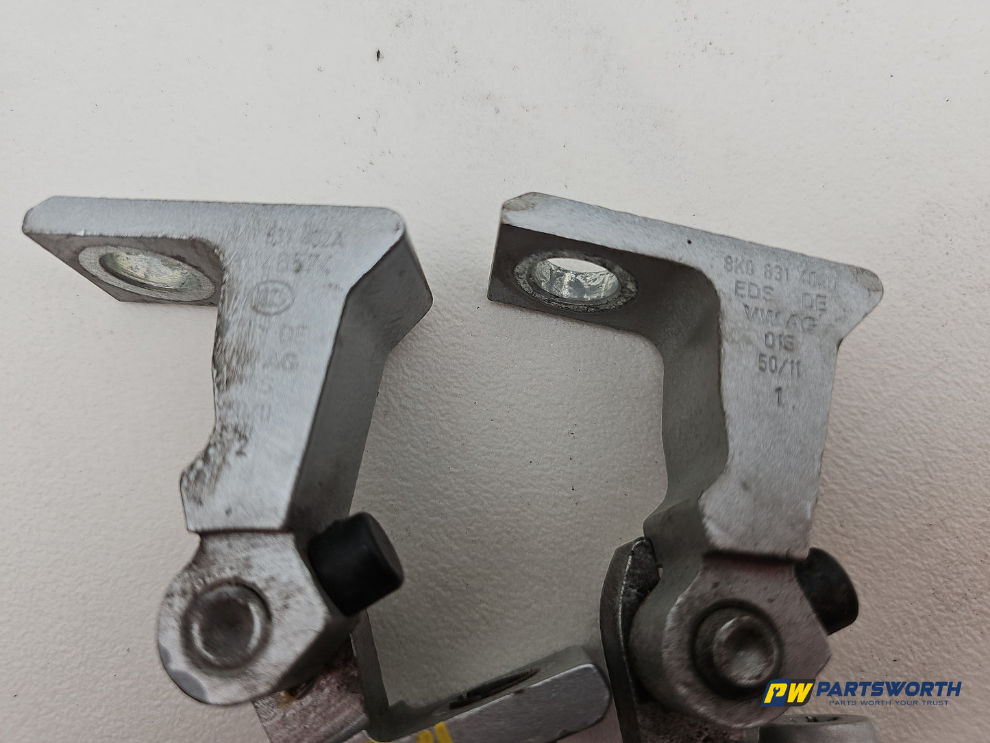 Audi A5 S Line Tdi Quattro Coupe Driver Side Rh Front Door Hinge Pair 8k0831402a - photo 4