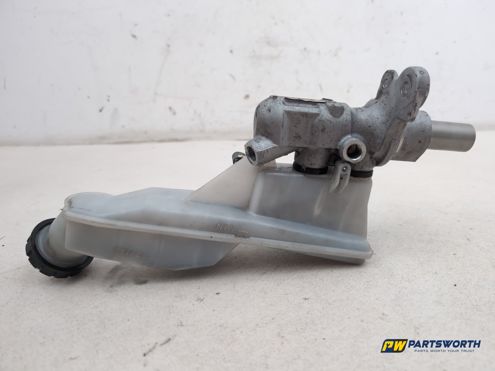 Mercedes-Benz B180 B-Class W246 Brake Master Cylinder Assembly A2464300102 - photo 4