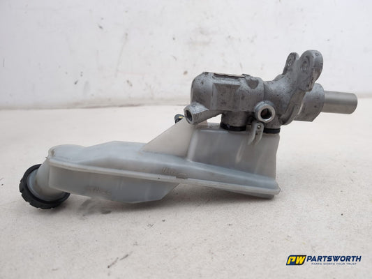 Brake Master Cylinder Assembly 4