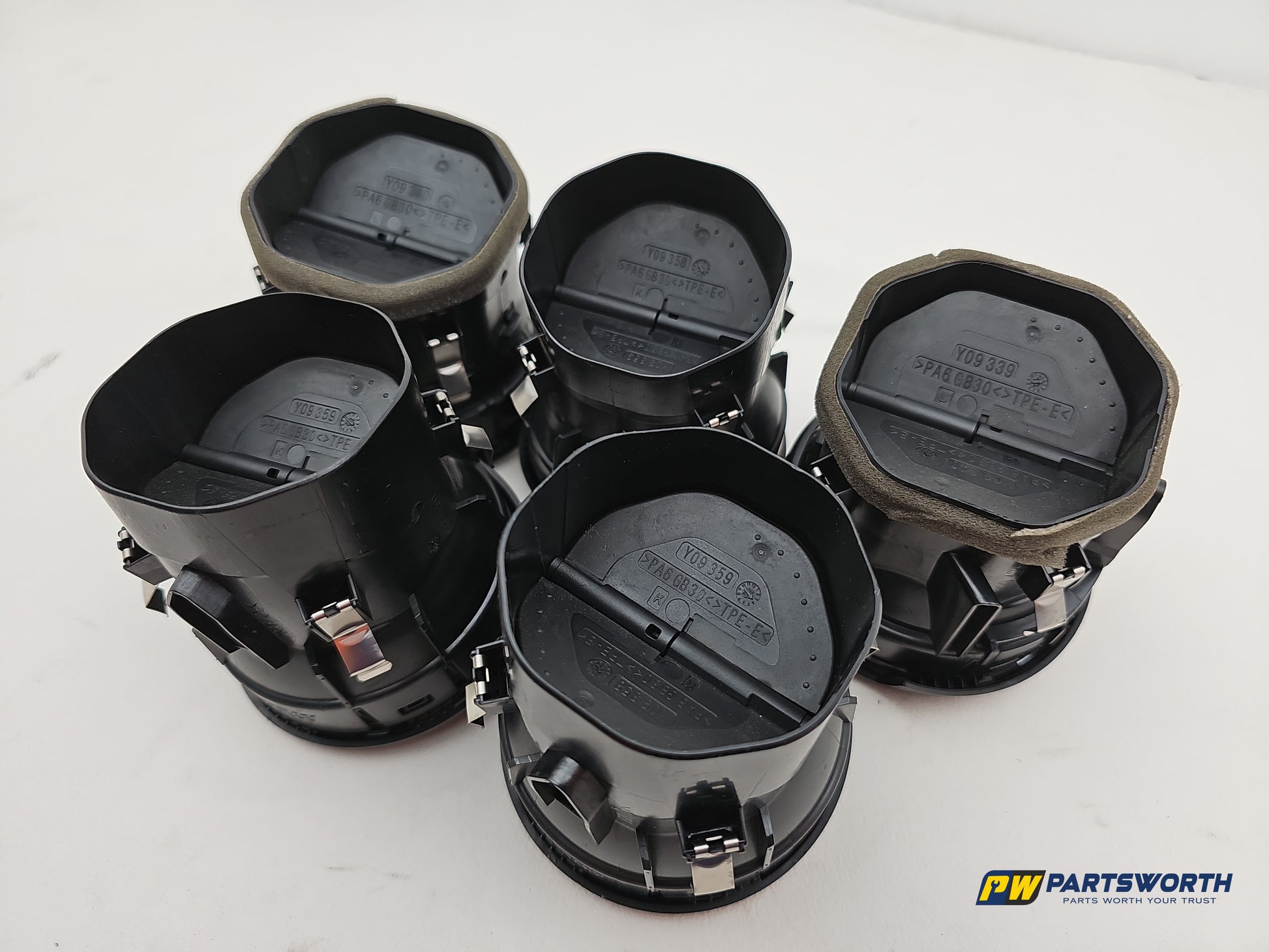 Mercedes-Benz B180 B-Class W246 Dashboard Air Vent Set A2468300354 2011-2018 - photo 4