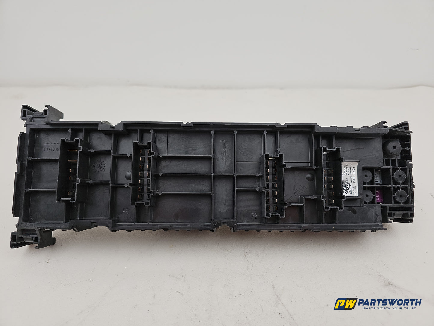 Mercedes-Benz B180 B-Class W246 Fuse Relay Box Engine Bay A2469066600 2011-2018 - photo 4