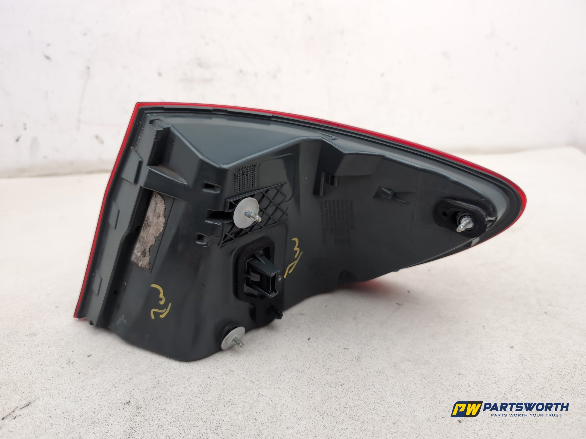 Bmw 5 Series 520d Se Auto F10 Lamp Assembly Rear Lh Passenger Side 173462 - photo 4