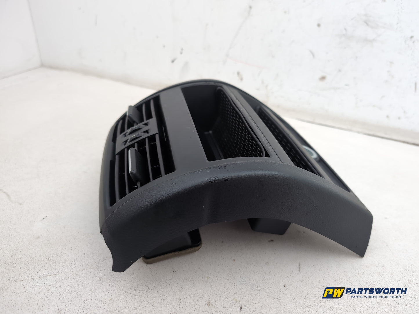 Bmw 5 Series 520d Se F10 Rear Centre Console Air Vent Trim 9206664 2010-2017 - photo 4