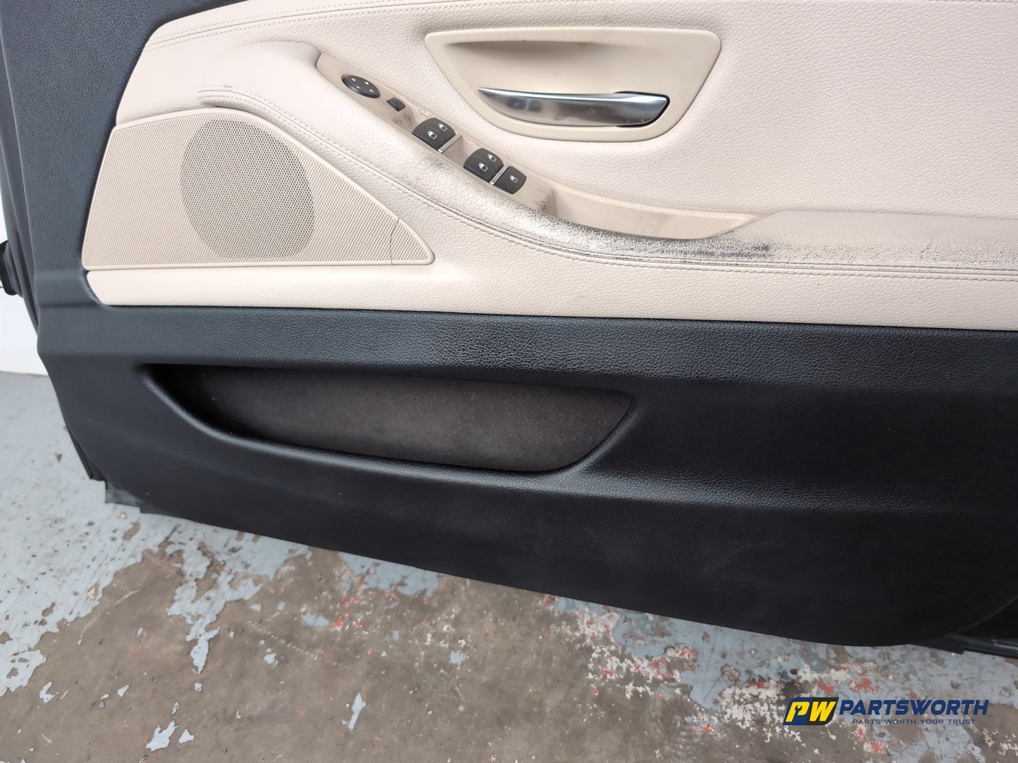 Door Front RH 10