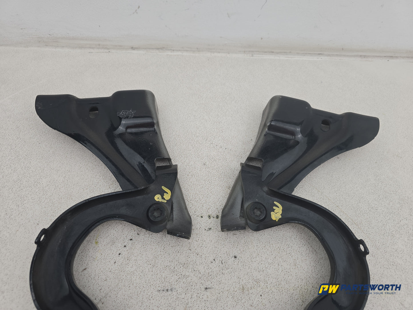 Bonnet Hinges 4
