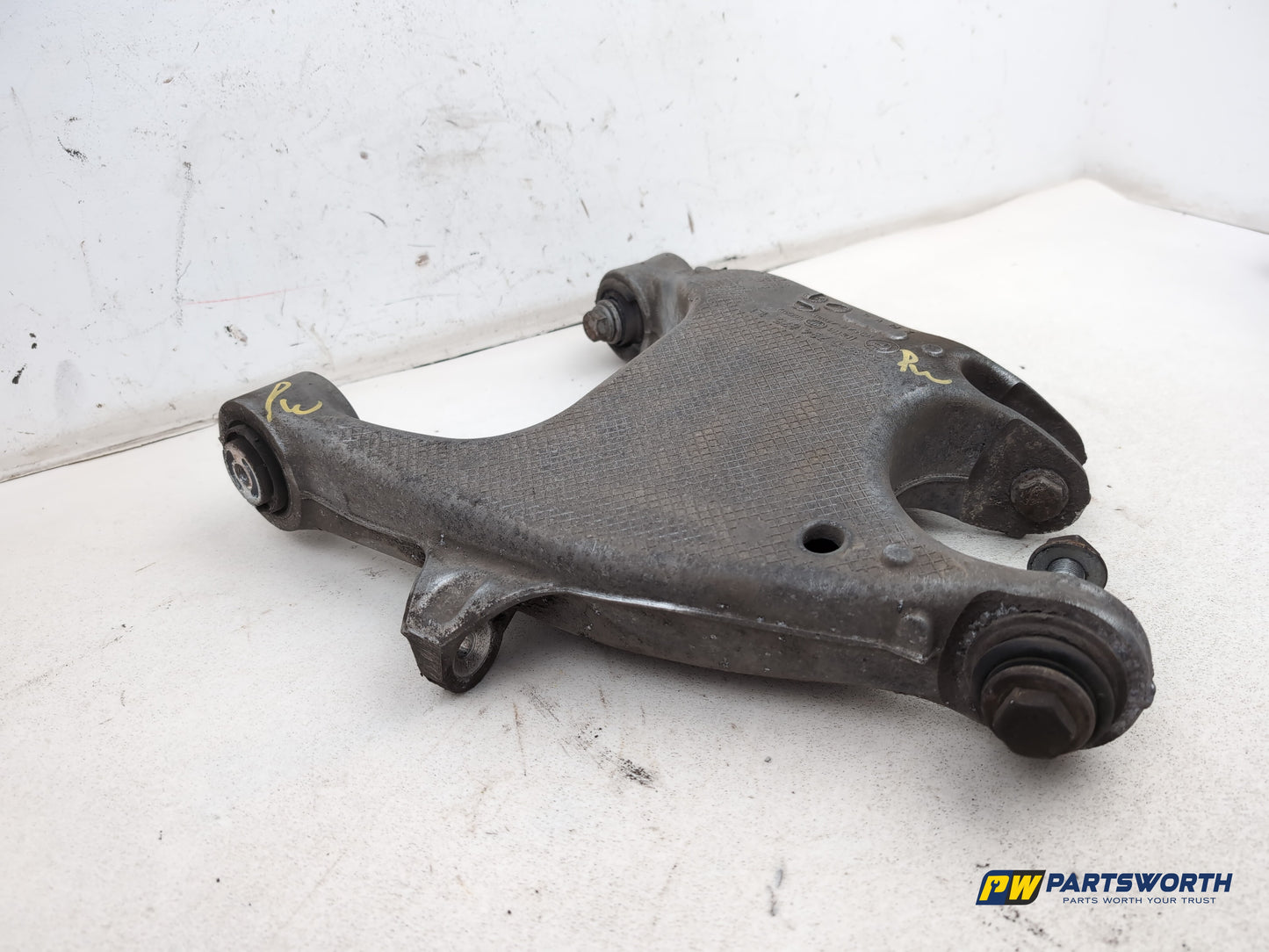 Suspension Arm Rear Wishbone LH 4