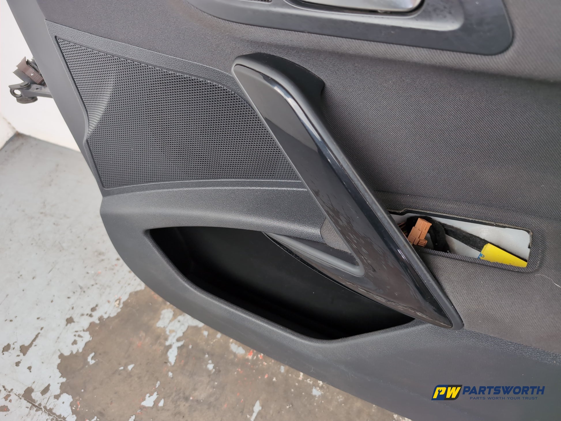 Door Front RH 10