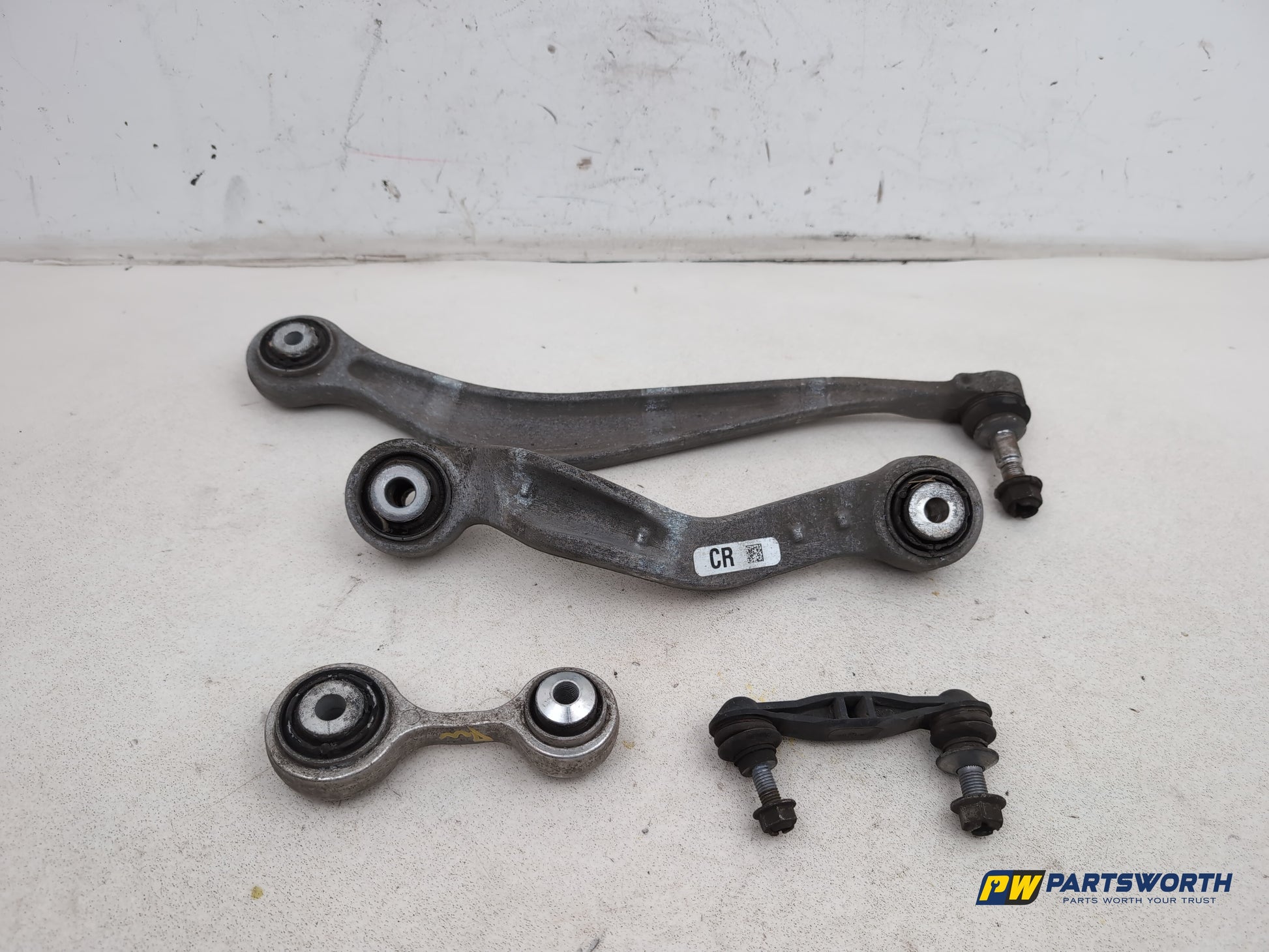Suspension Arm Rear Wishbone LH 4