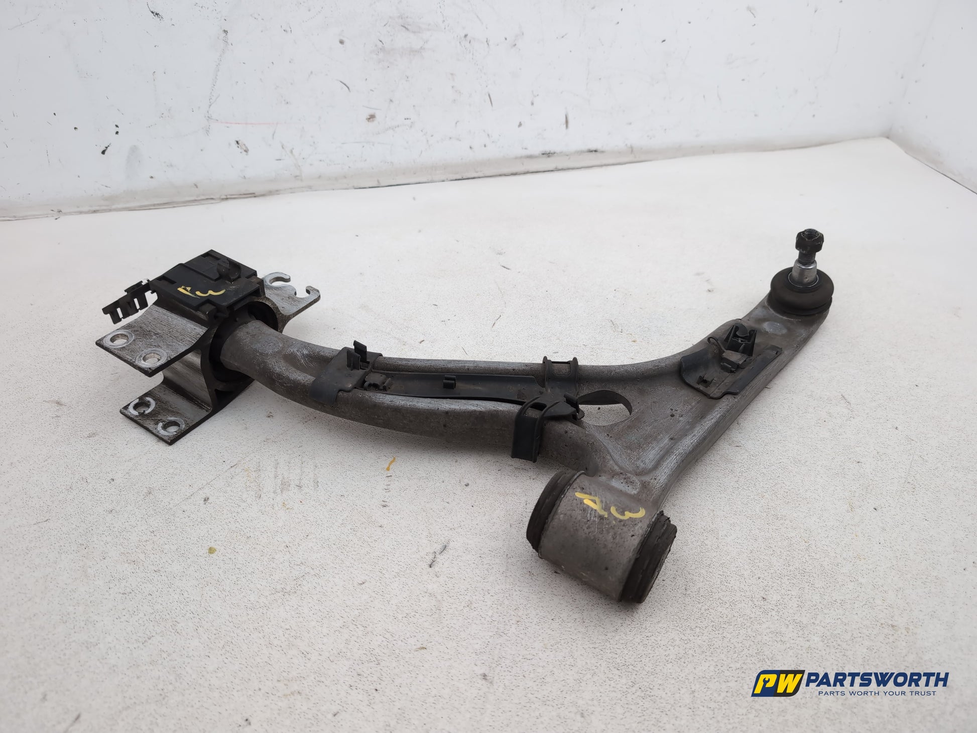 Mercedes B Class W246 Front Left Side Passenger Lower Arm Wishbone 2011-2018 - photo 4