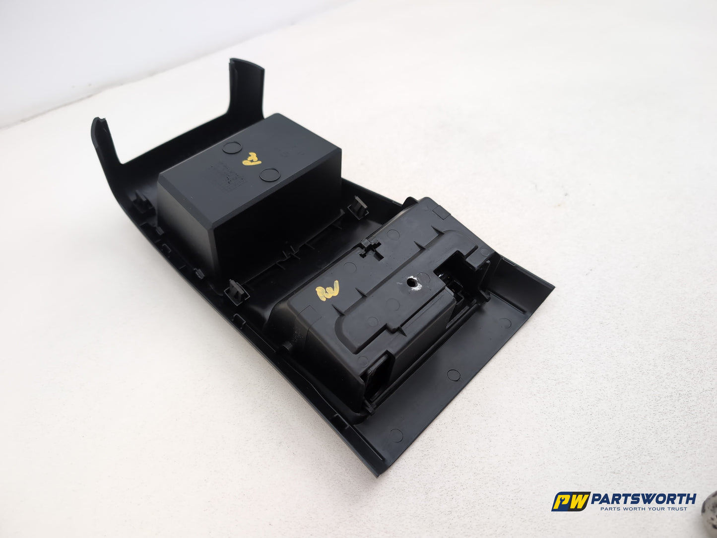 Mercedes-Benz B160 B-Class W245 Rear Centre Console Storage Trim A1696830091 - photo 10