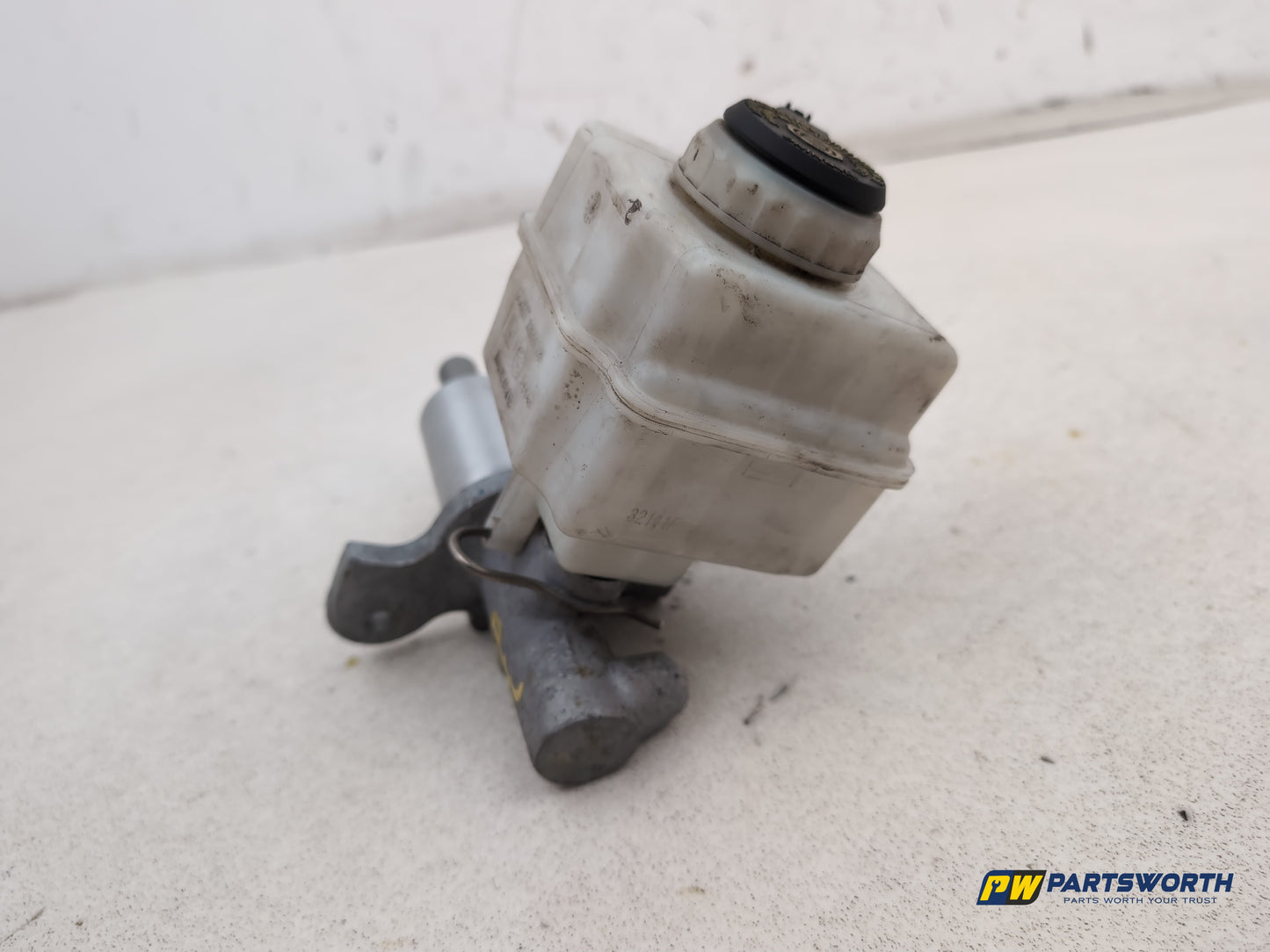 Brake Master Cylinder Assembly 4