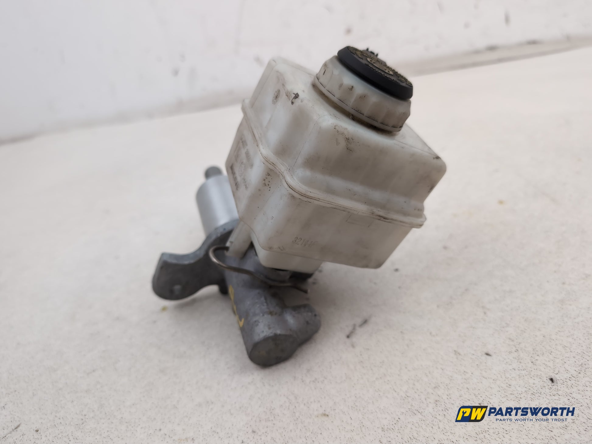 Brake Master Cylinder Assembly 4