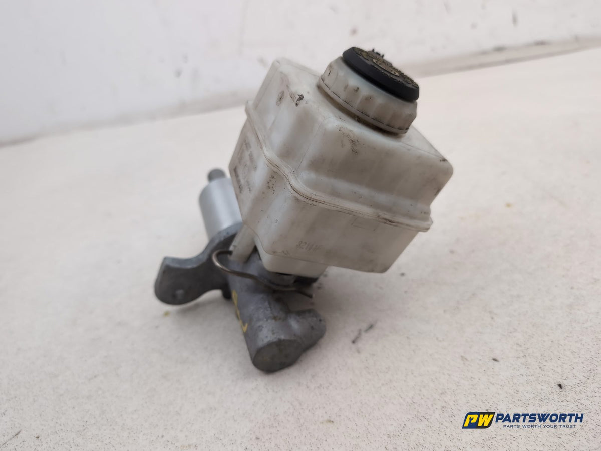 Brake Master Cylinder Assembly 4
