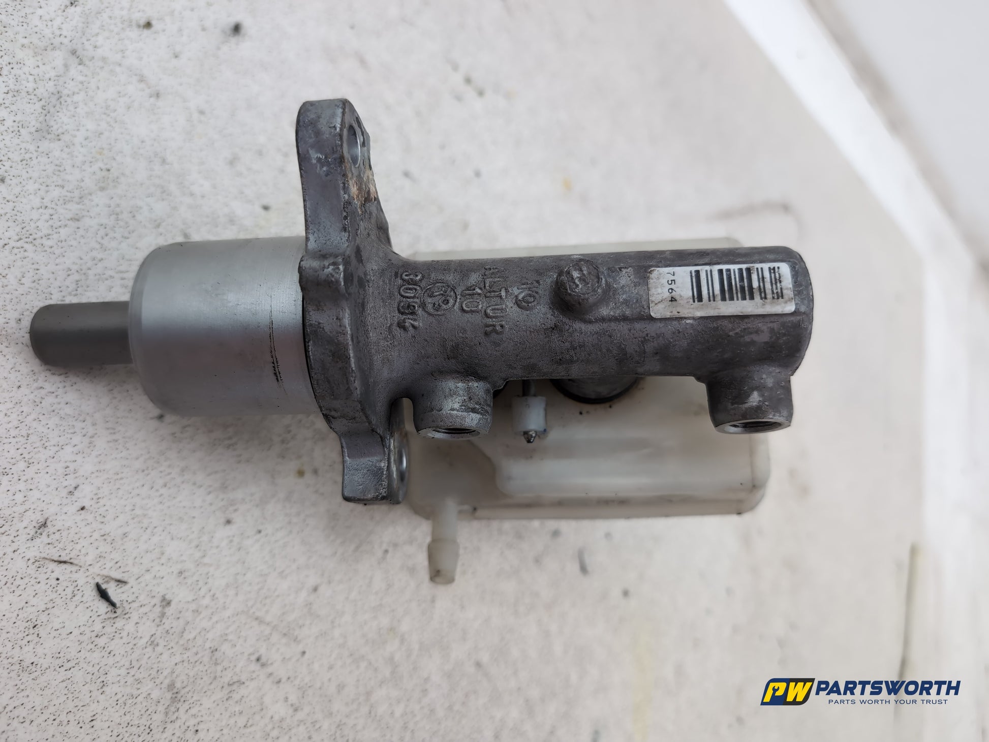 Brake Master Cylinder Assembly 4