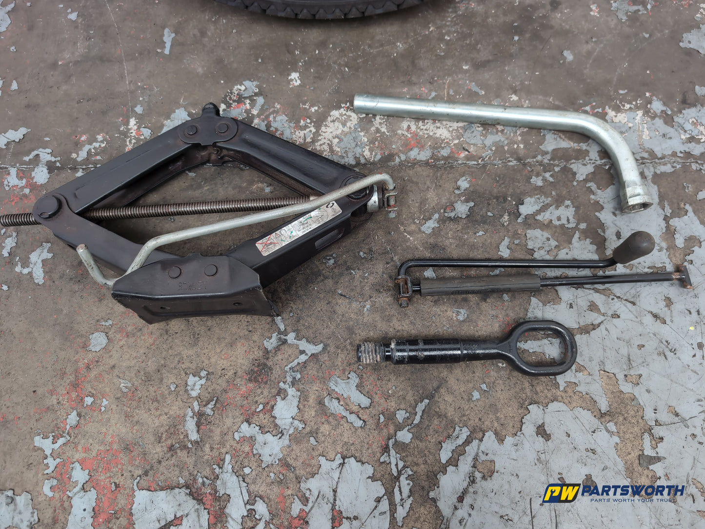 Space Saver Spare Wheel and Tool Kit  10
