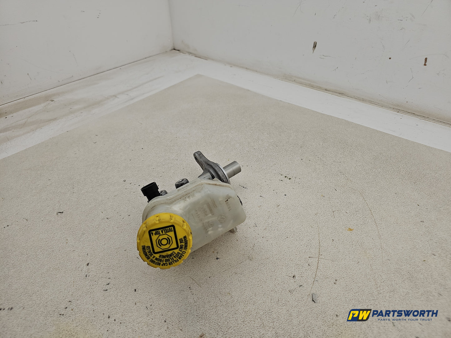 Brake Master Cylinder Assembly 3