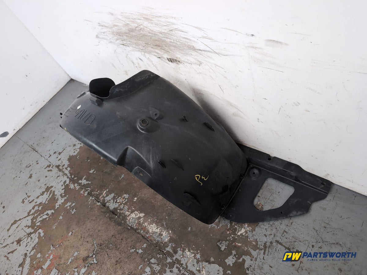 Moulding Wheel Arch Front RH 3