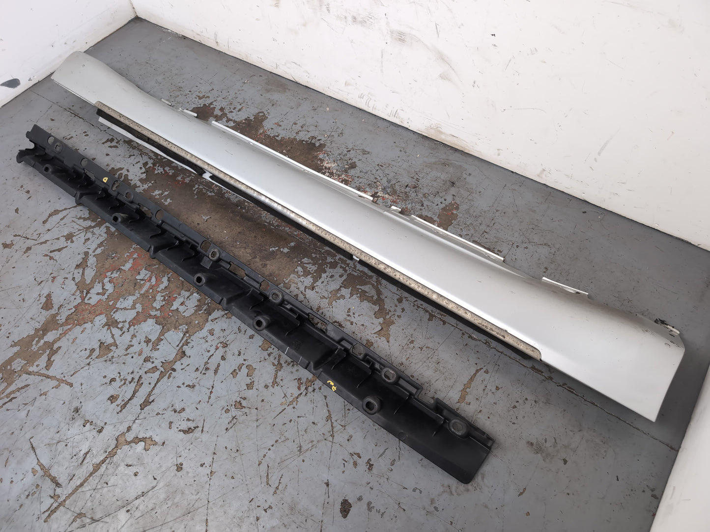Side Skirt RH 5