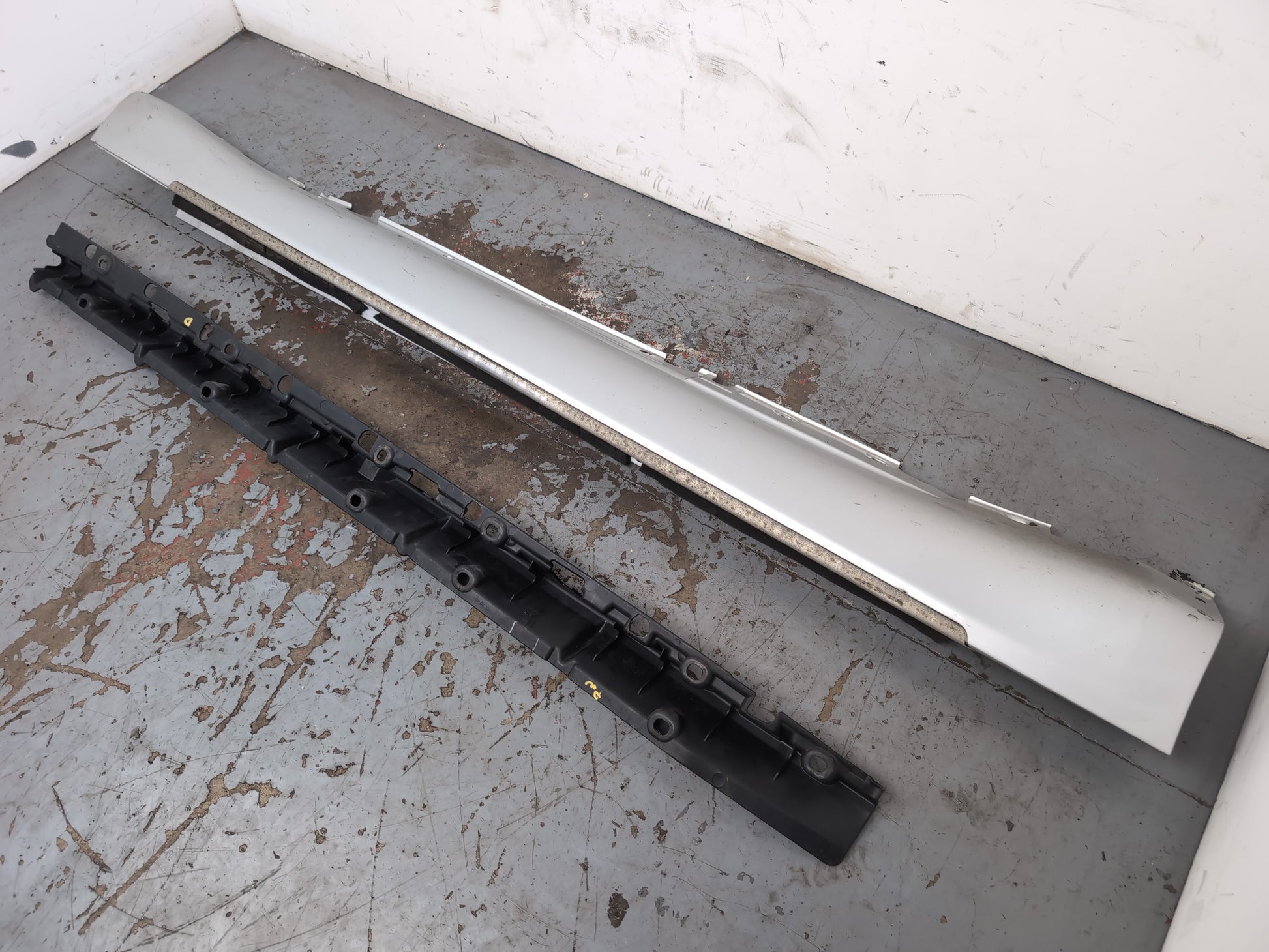 Side Skirt RH 5