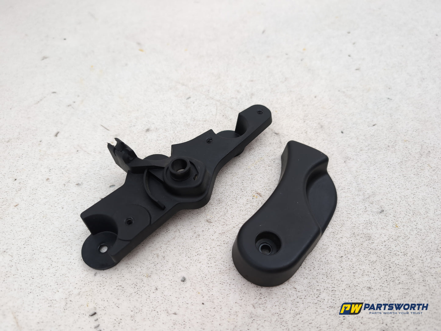 Bonnet Release Handle 3