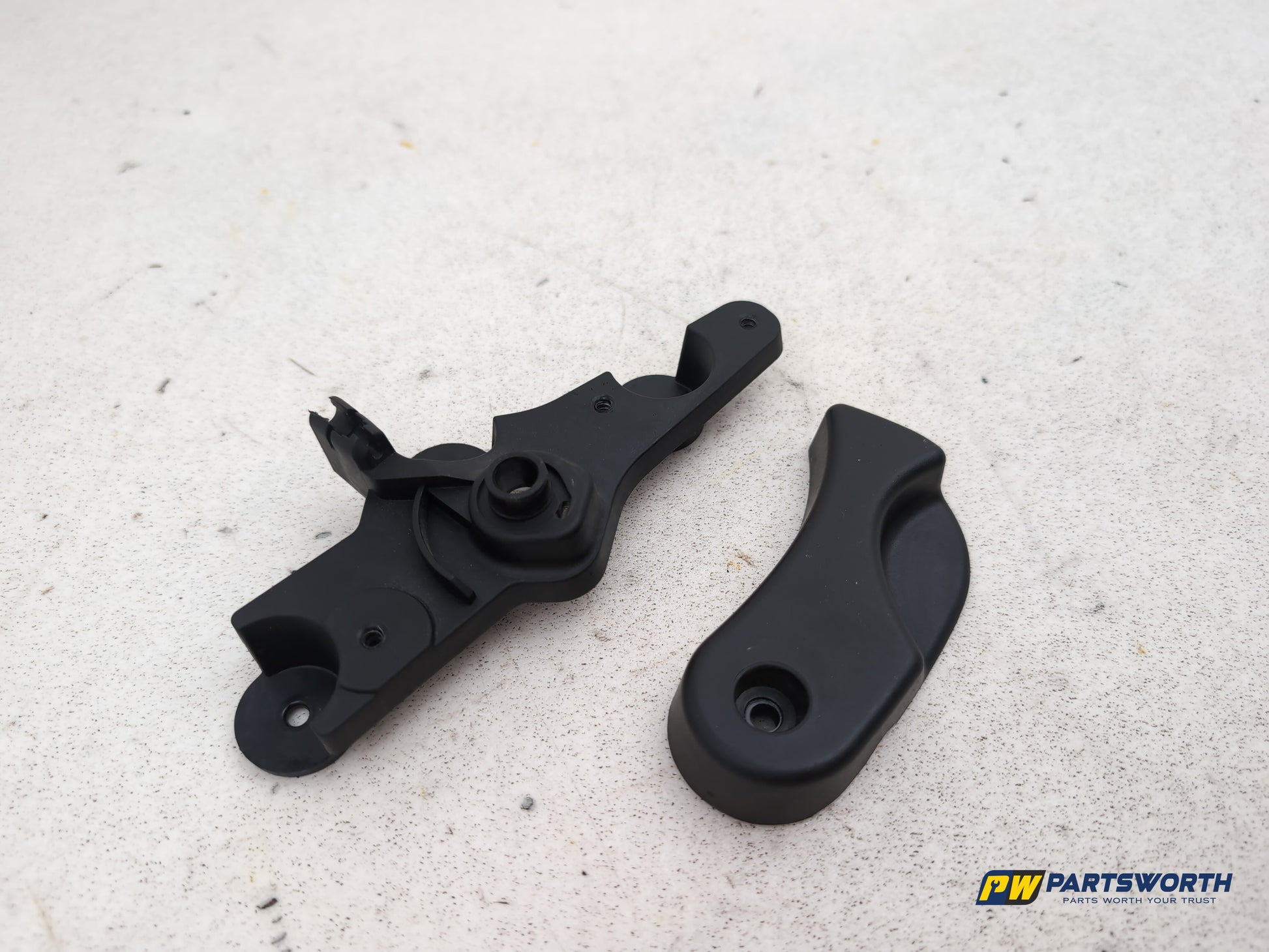 Bonnet Release Handle 3
