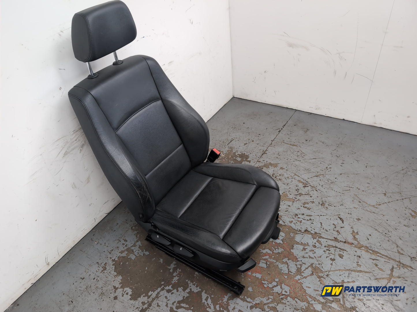 Seat Front RH 3