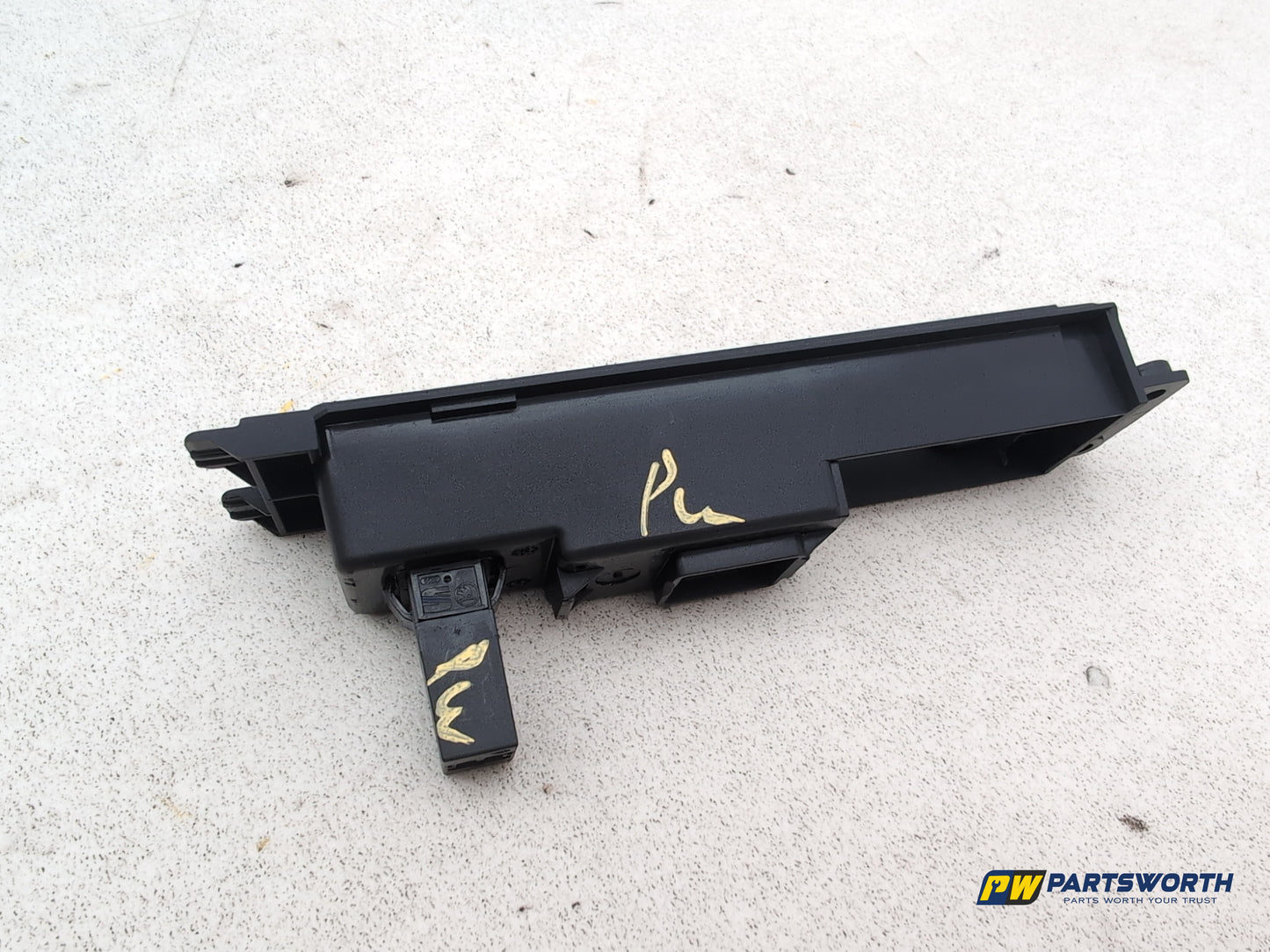 Centre Console Trim  3