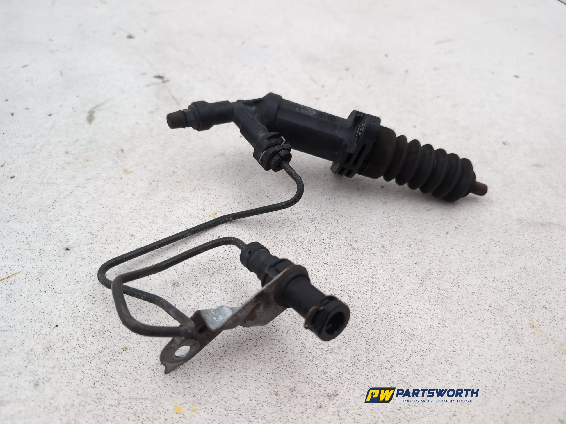Clutch Slave Cylinder and Pipe  3