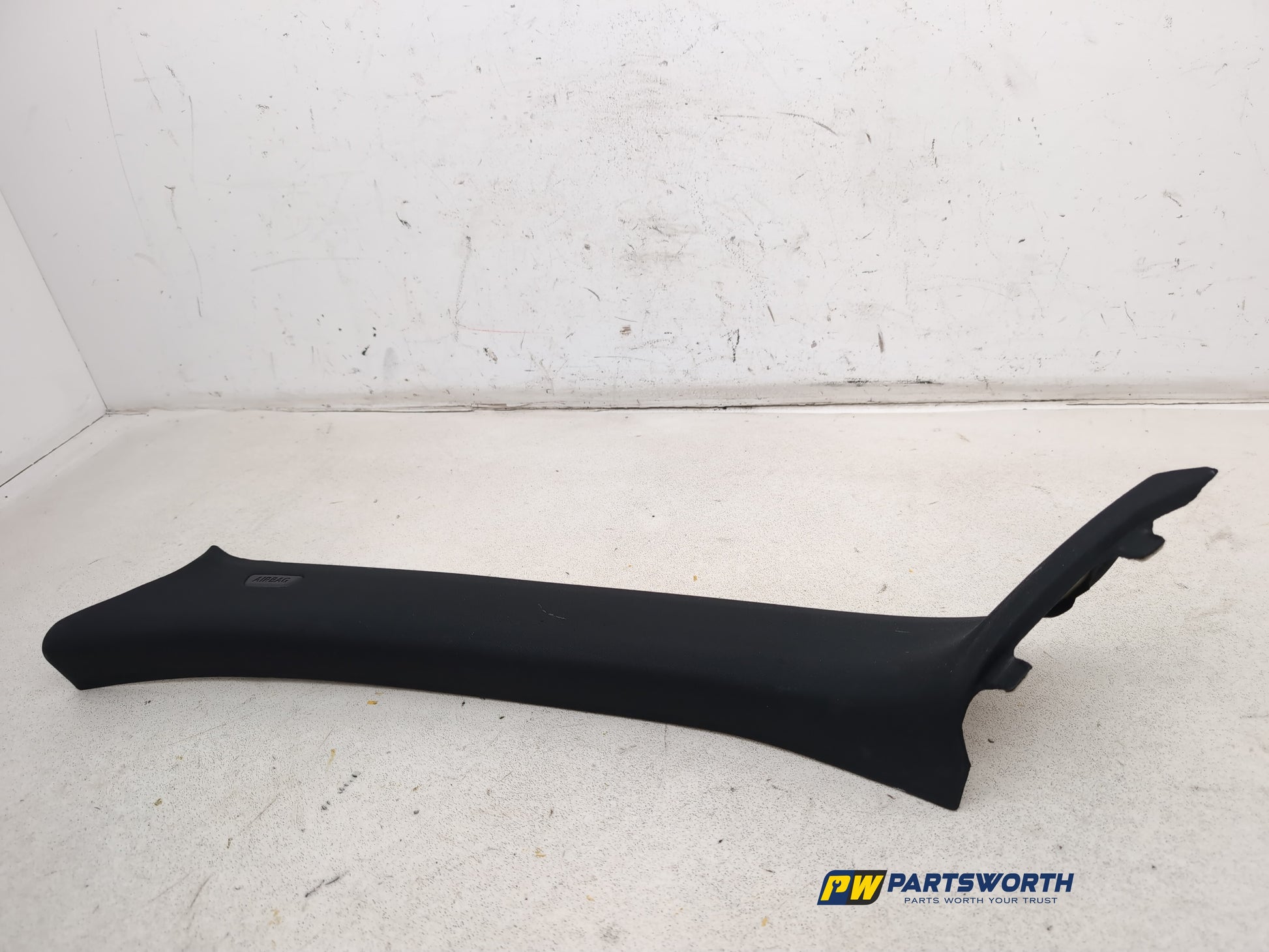 LH A Pillar Trim  3