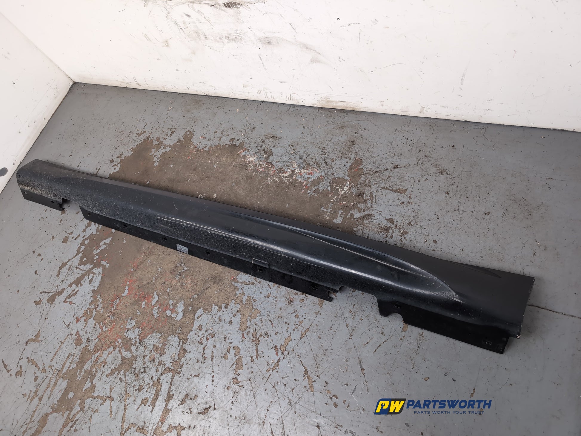 Side Skirt LH 3