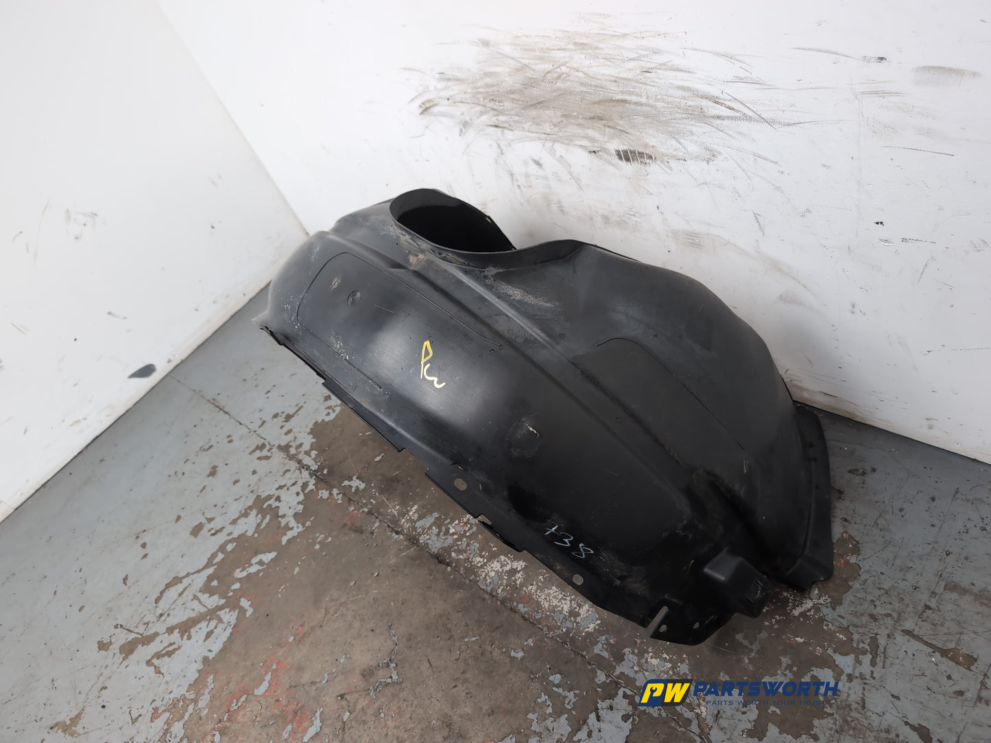 Moulding Wheel Arch Front LH 3