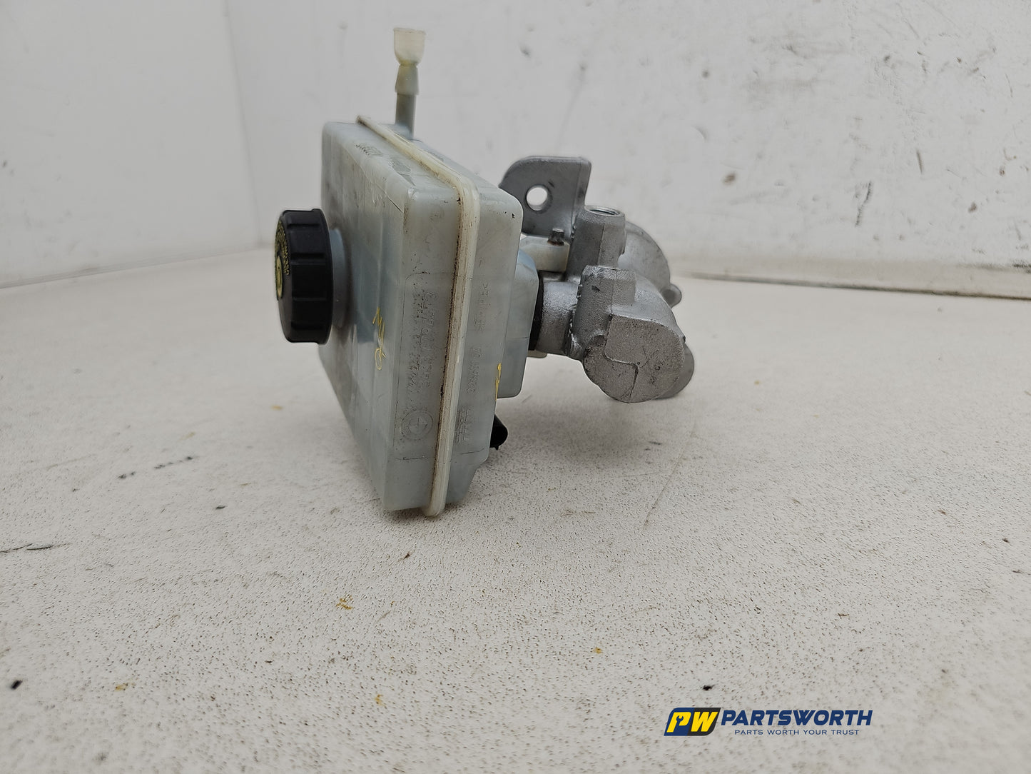 Brake Master Cylinder Assembly 3