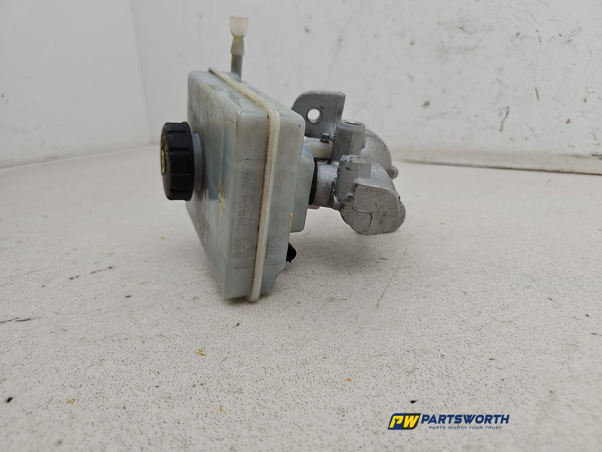 Brake Master Cylinder Assembly 3