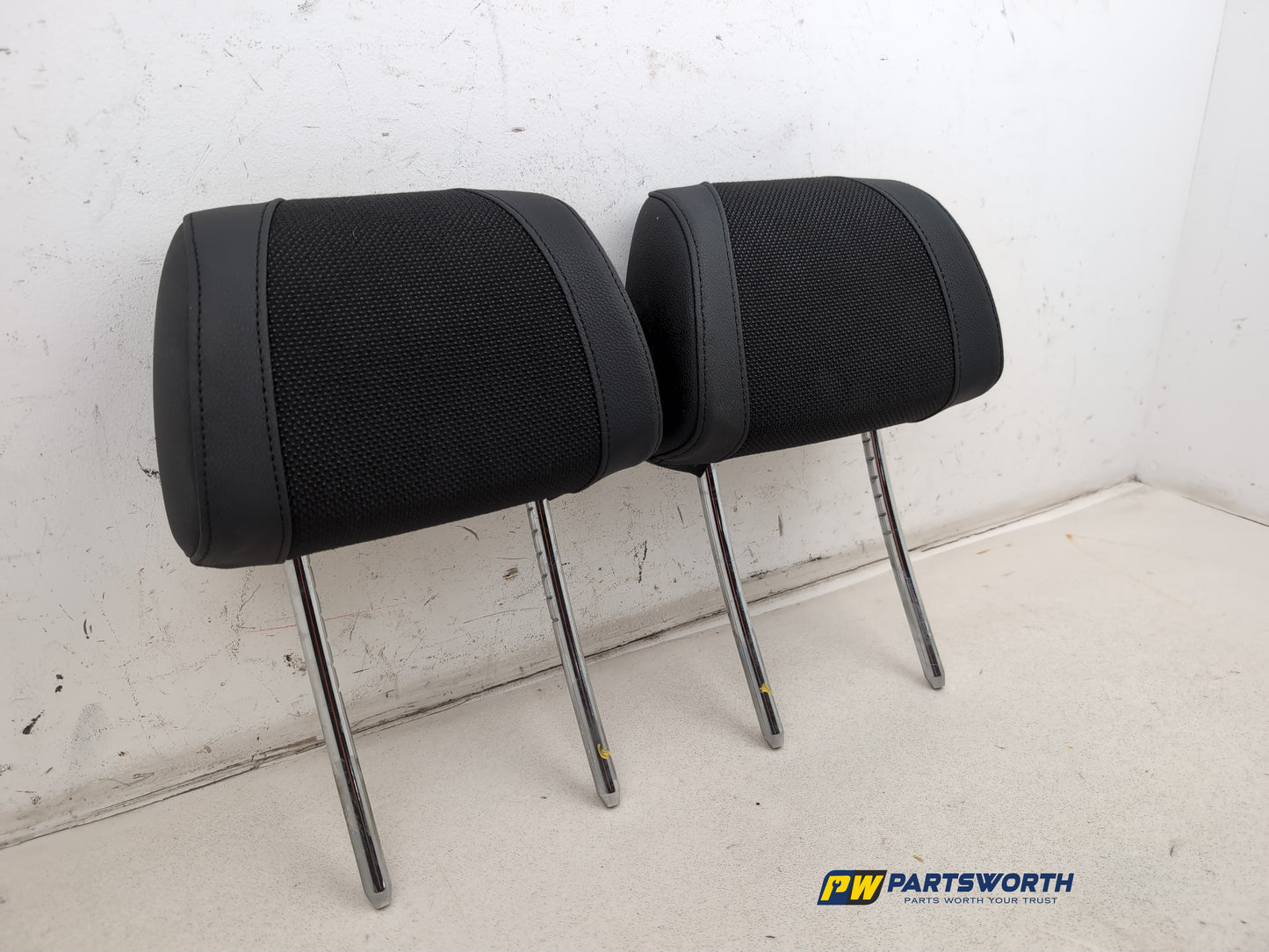 Headrest Front Pair 3