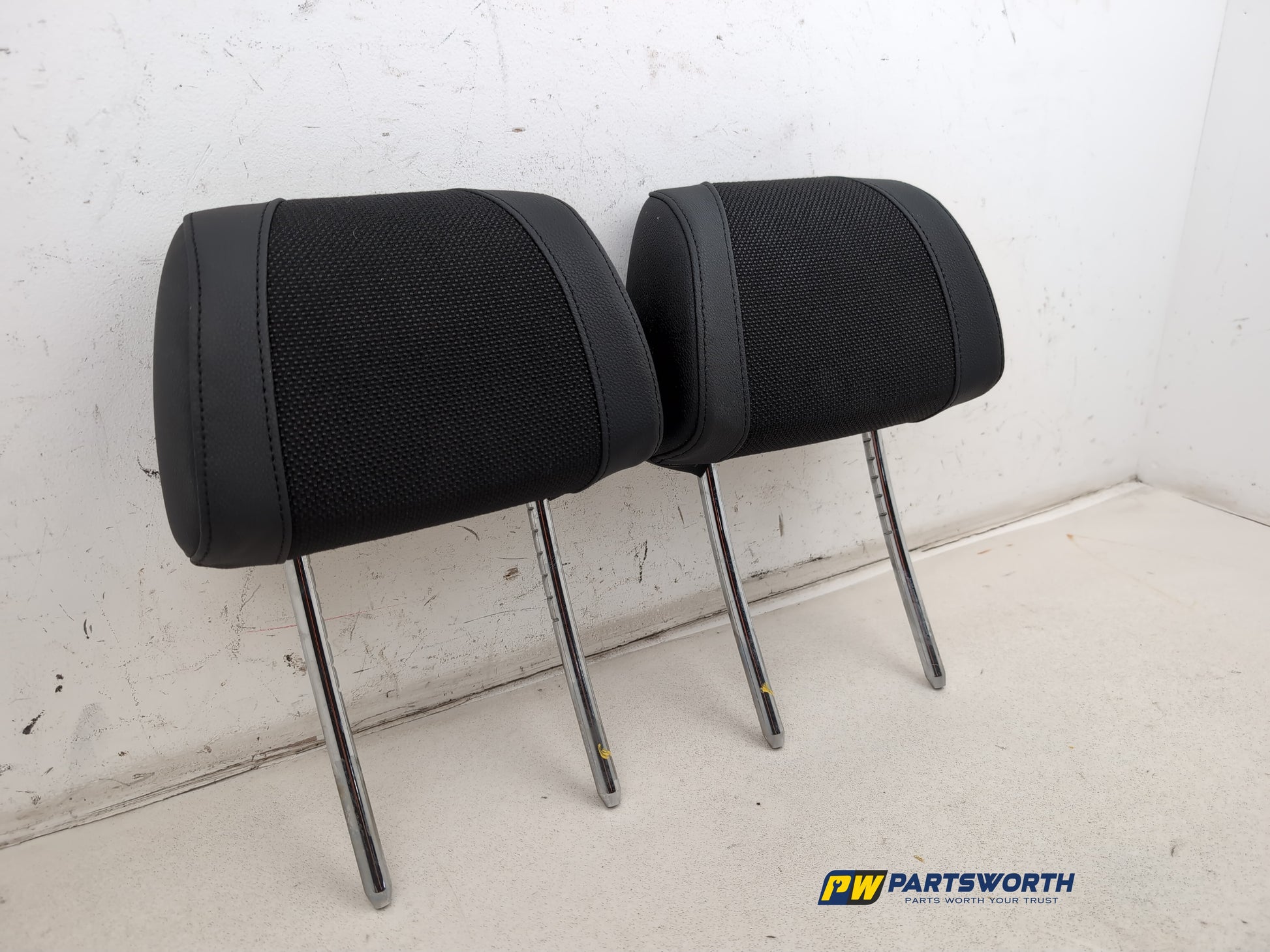 Headrest Front Pair 3