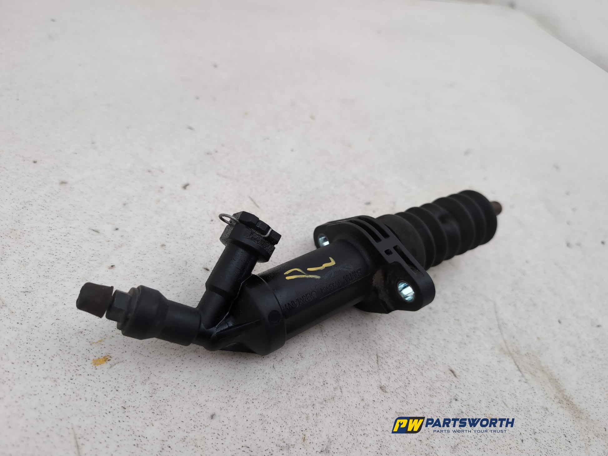 Clutch Slave Cylinder and Pipe  3