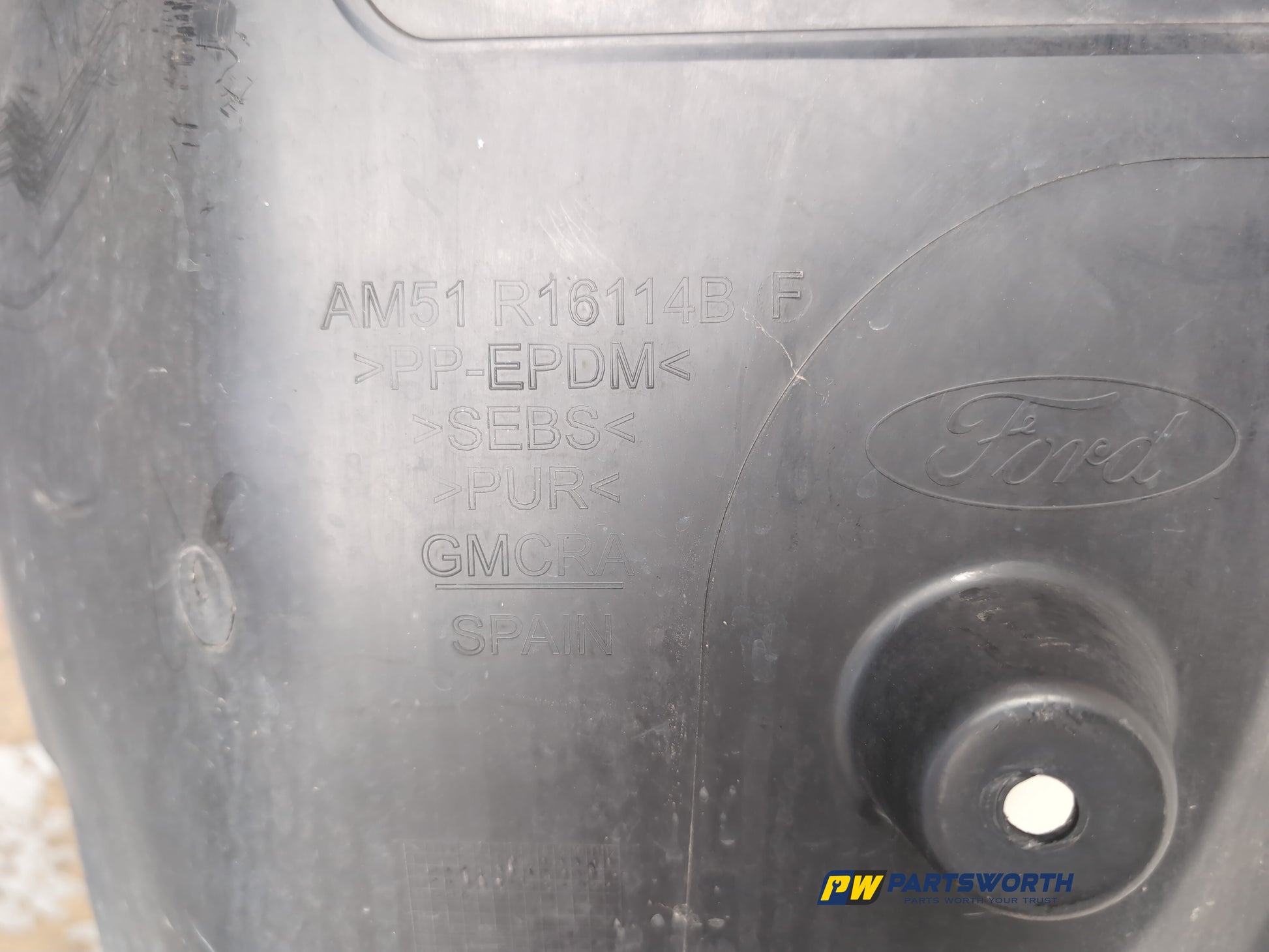 Moulding Wheel Arch Front RH 6