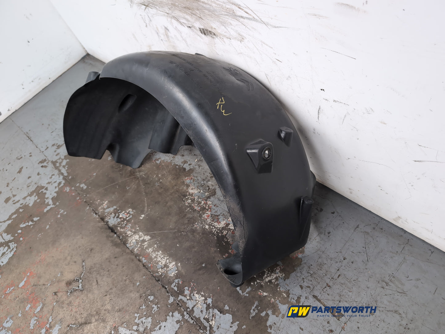 Moulding Wheel Arch Rear RH 3