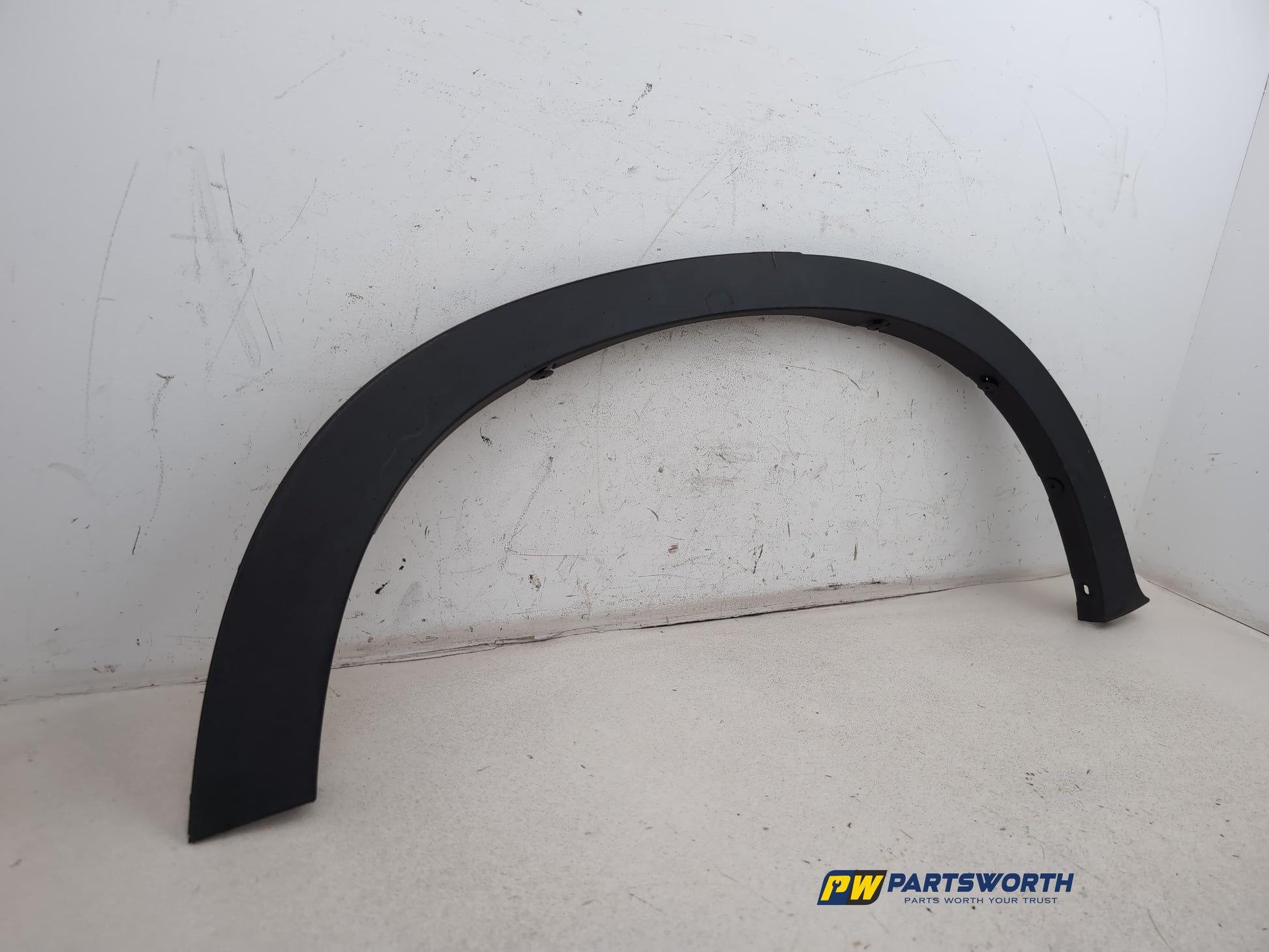 Moulding Wheel Arch Rear RH 3
