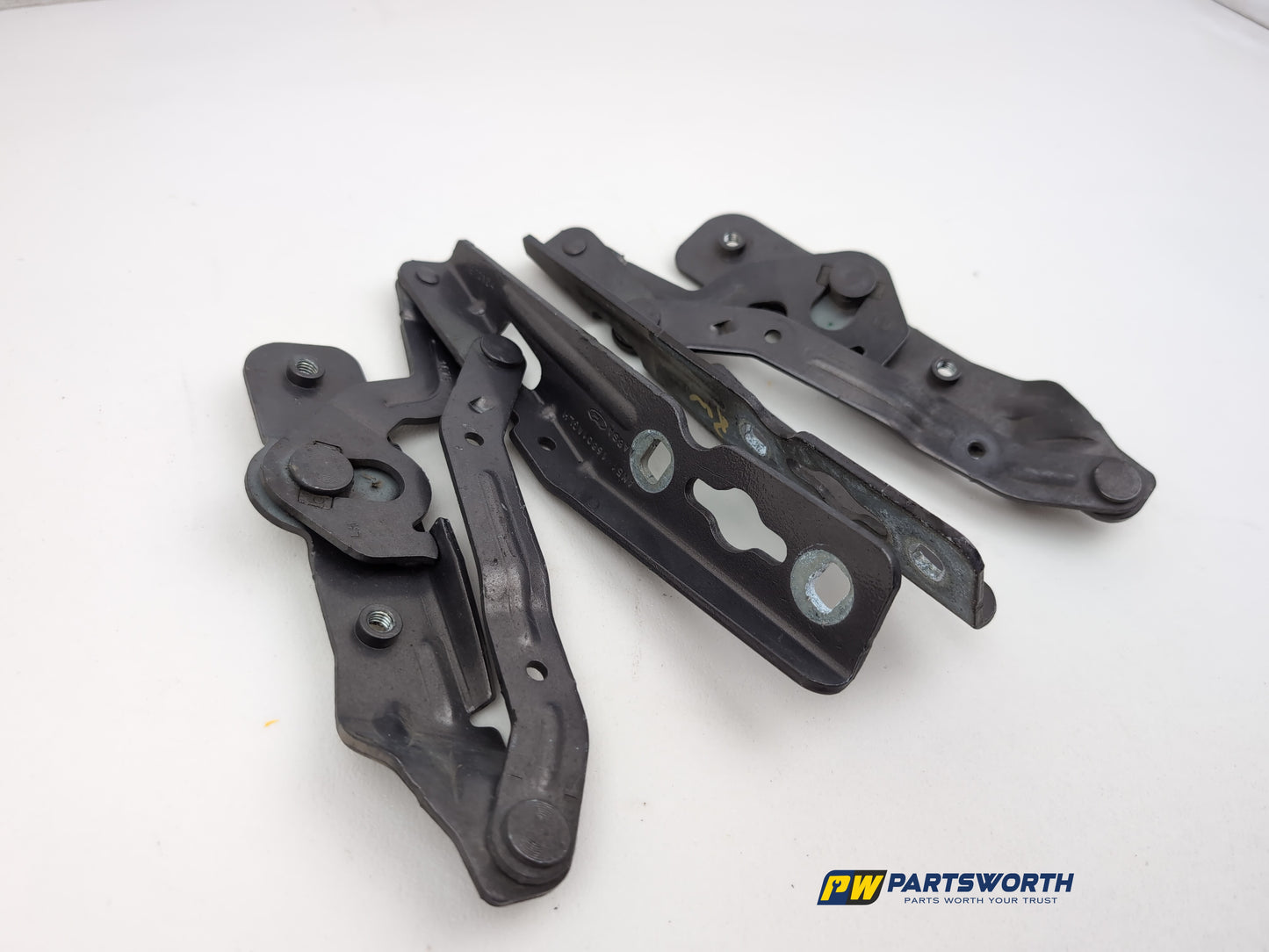 Bonnet Hinges 3