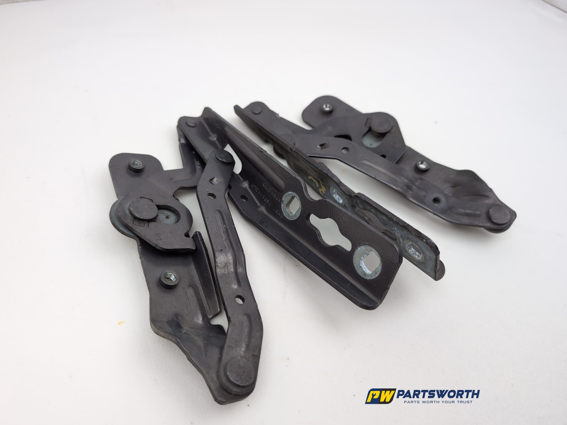 Bonnet Hinges 3