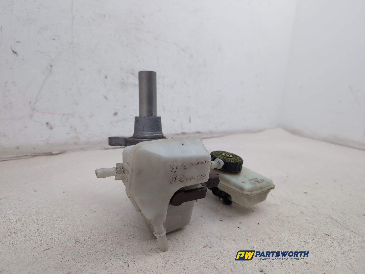 Brake Master Cylinder Assembly 3