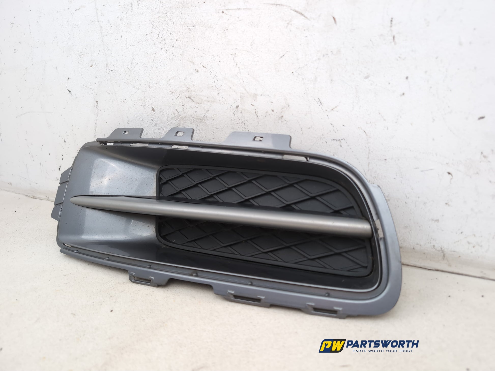Grille Front RH 3